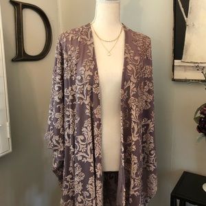 Velvet mauve kimono new with tags